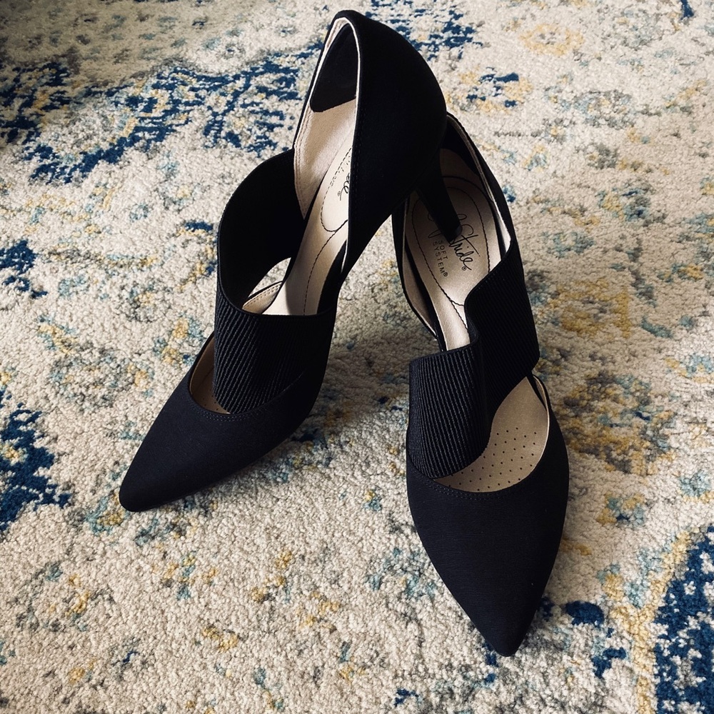 Black pointed toe heels